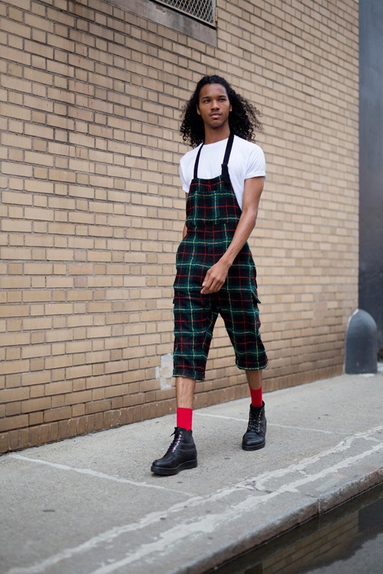 Những kiểu phối quần yếm cho nam giới